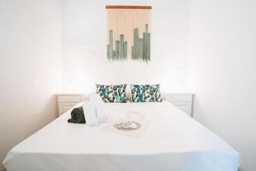 پانسیون Cactus Hostel