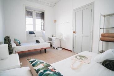 پانسیون Cactus Hostel