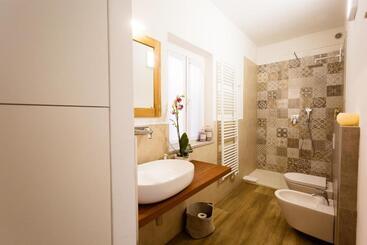 پانسیون Sarzana S Rooms