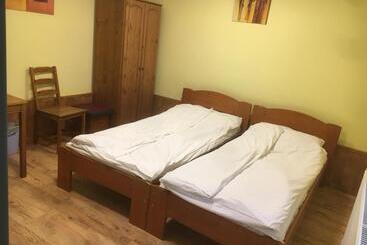 پانسیون Roland Motel