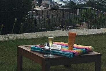 تختخواب و صبحانه Monte Carlo View And Spa