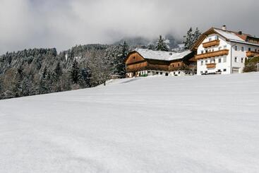 هتل Niederhaeusererhof