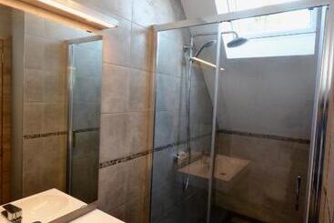 پانسیون Le Duplex De La Raveline 48a