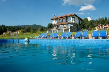 פנסיון Vila Lidia