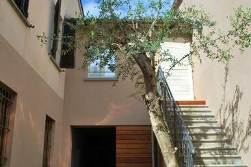 تختخواب و صبحانه La Casetta Nel Borgo
