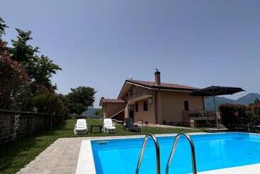 تختخواب و صبحانه Villa Amalia
