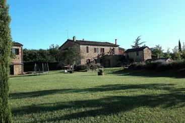 هتل Farm House Il Fondaco
