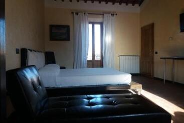 هتل Farm House Il Fondaco