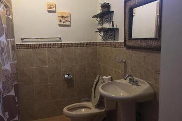 هتل Hostal Doña Carlota