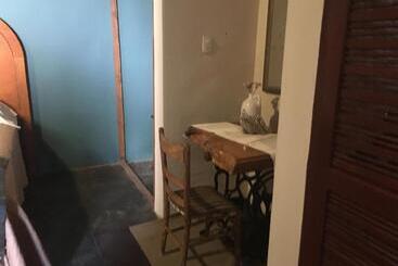 هتل Hostal Doña Carlota