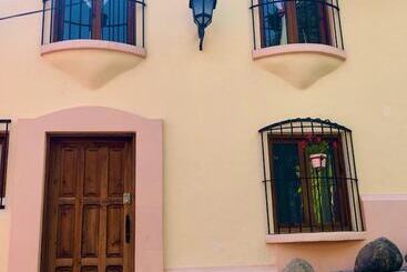 هتل Magnolias Boutique Suites & Spa