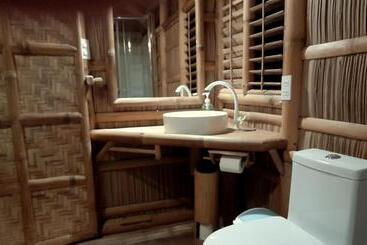 استراحتگاه Kookoo S Nest Eco Lodge