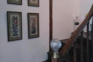 تختخواب و صبحانه Maison Lapeyriere