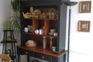 تختخواب و صبحانه Maison Lapeyriere
