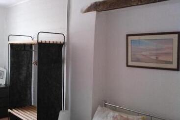 تختخواب و صبحانه Maison Lapeyriere