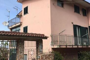 تختخواب و صبحانه Villa Eden