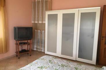 تختخواب و صبحانه Villa Eden