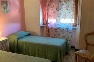 پانسیون Affittacamere Serravalle Shopping