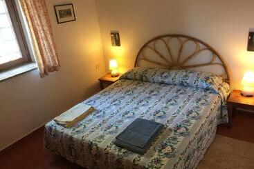 ホテル Agriturismo Montecalvo