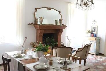 تختخواب و صبحانه Casa Aulivo