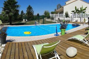 تختخواب و صبحانه Chambre D Hotes A Nérac