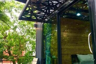 پانسیون The Loft Resort Kabin Buri