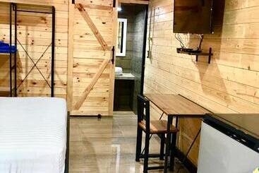 پانسیون The Loft Resort Kabin Buri