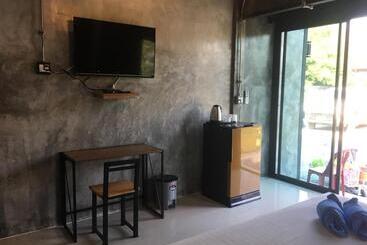 پانسیون The Loft Resort Kabin Buri