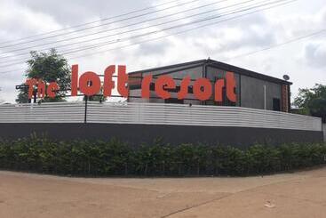 پانسیون The Loft Resort Kabin Buri