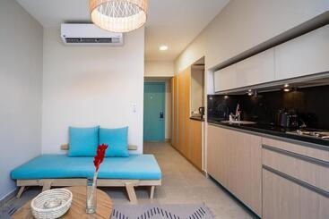 Redcon Suites