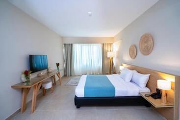 Redcon Suites