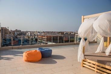 Redcon Suites
