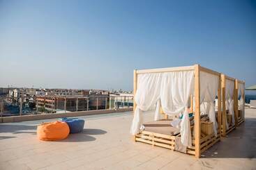 Redcon Suites