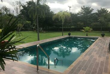 استراحتگاه B&b Forest Hill Khao Yai