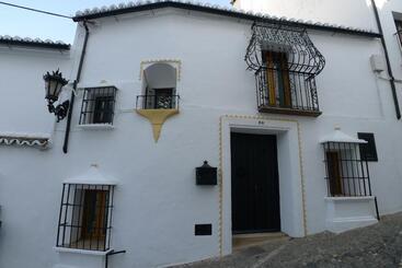 تختخواب و صبحانه Salvatierra Guest House
