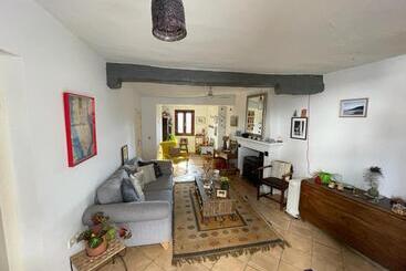 تختخواب و صبحانه Salvatierra Guest House
