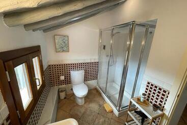 تختخواب و صبحانه Salvatierra Guest House