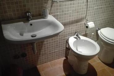 هتل Agriturismo Cerquaglia