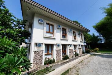 בית מלון כפרי Estancia De Lorenzo Tarlac