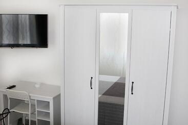 پانسیون Aeroporto Bellini Rooms
