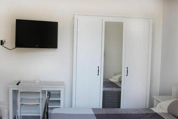 پانسیون Aeroporto Bellini Rooms