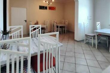 پانسیون Apartments & Rooms Saša