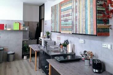 پانسیون Apartments & Rooms Saša