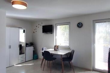 پانسیون Apartments & Rooms Saša
