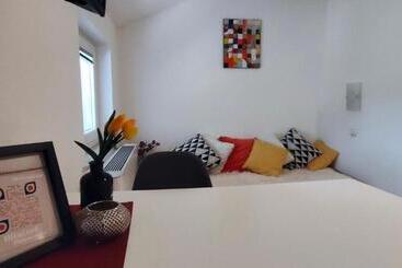 پانسیون Apartments & Rooms Saša