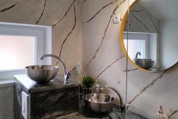 پانسیون Apartments & Rooms Saša
