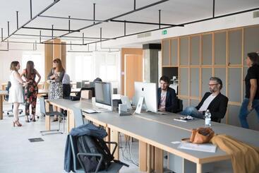 膳宿费 Bnbiz Coworking