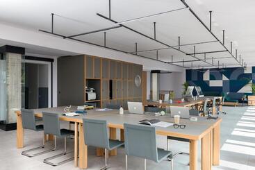 膳宿费 Bnbiz   Coworking