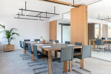 膳宿费 Bnbiz   Coworking