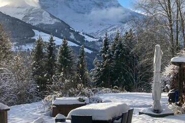 تختخواب و صبحانه Chalet Ingas